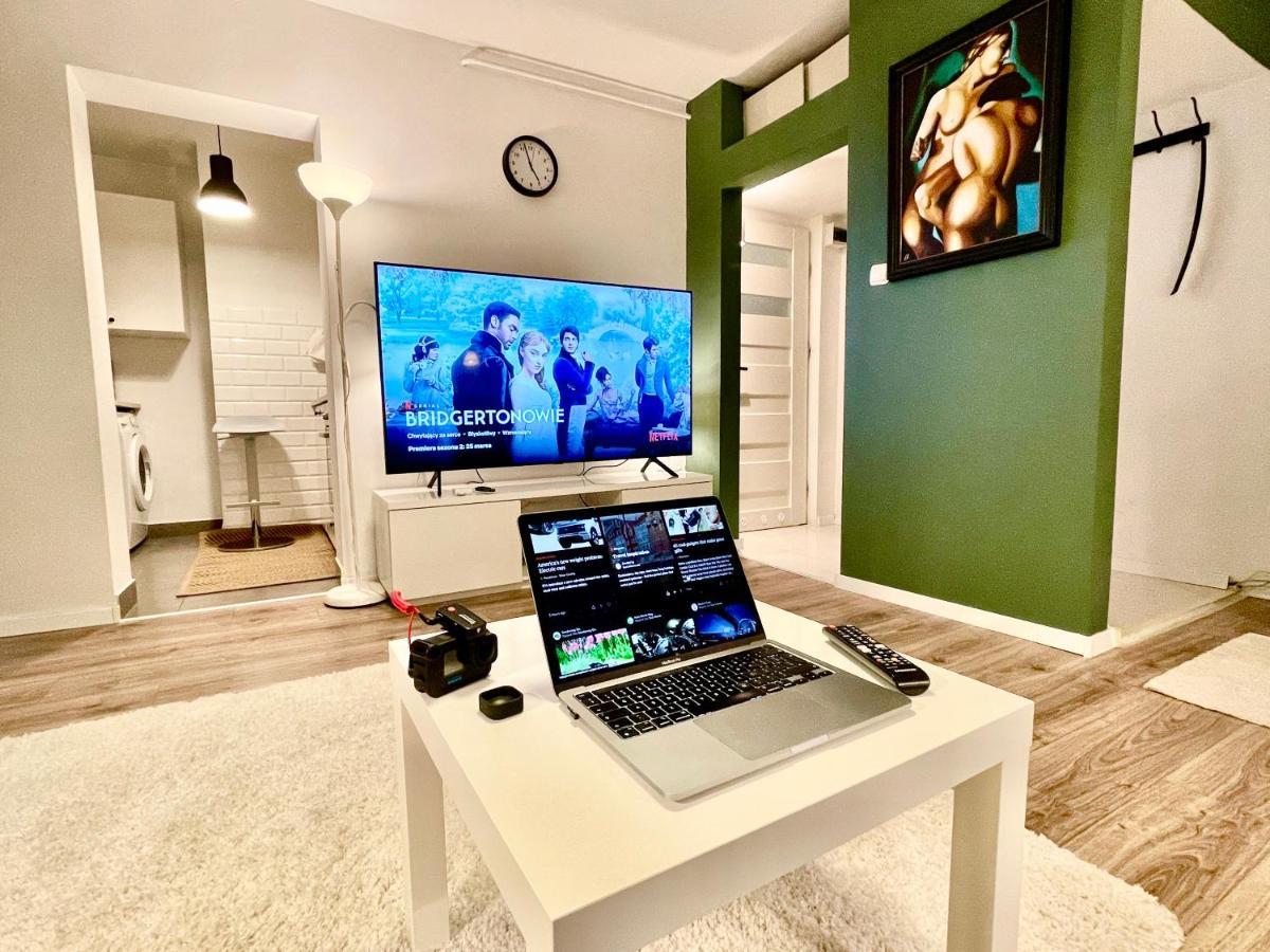 Holiday Metro Fast Wifi Tv'70 Netflix Hbo Appletv 华沙 外观 照片