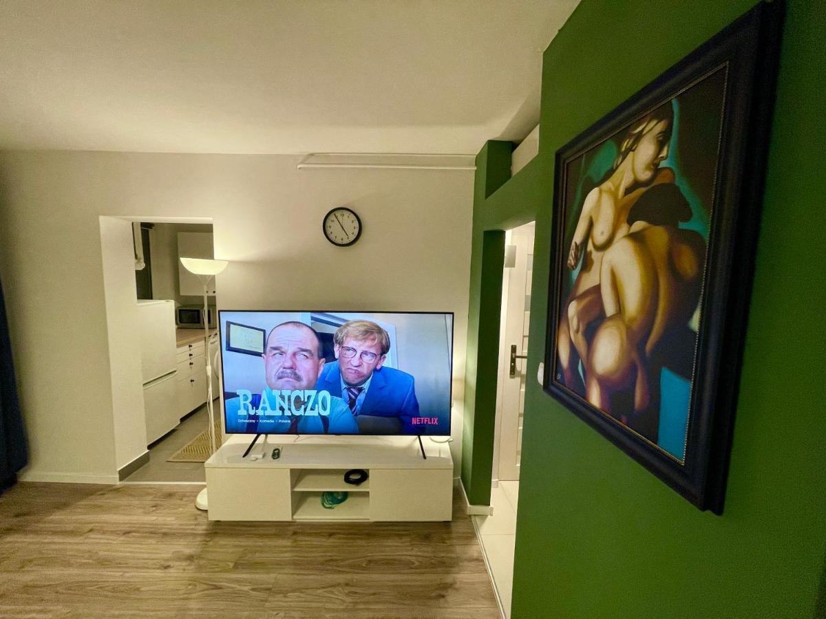 Holiday Metro Fast Wifi Tv'70 Netflix Hbo Appletv 华沙 外观 照片