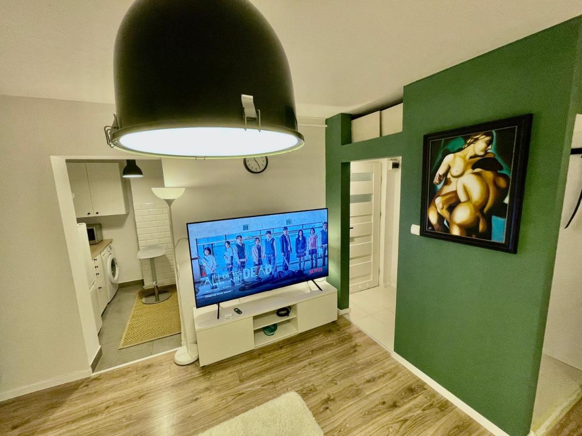 Holiday Metro Fast Wifi Tv'70 Netflix Hbo Appletv 华沙 外观 照片